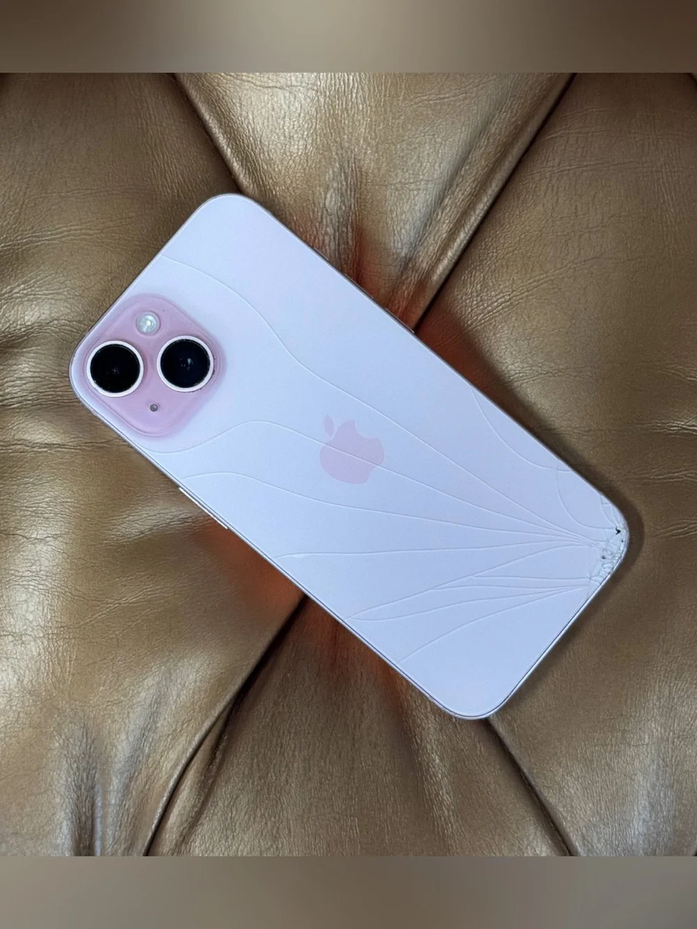Apple iPhone 15 A2846 - Pink - 128GB (LOCKED) - 89% BH - Cracked